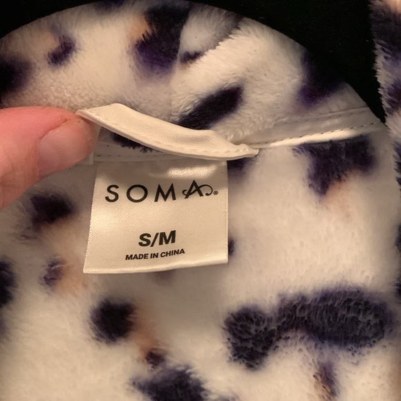 SOMA short plush robe - small/medium - Picture 4 of 7